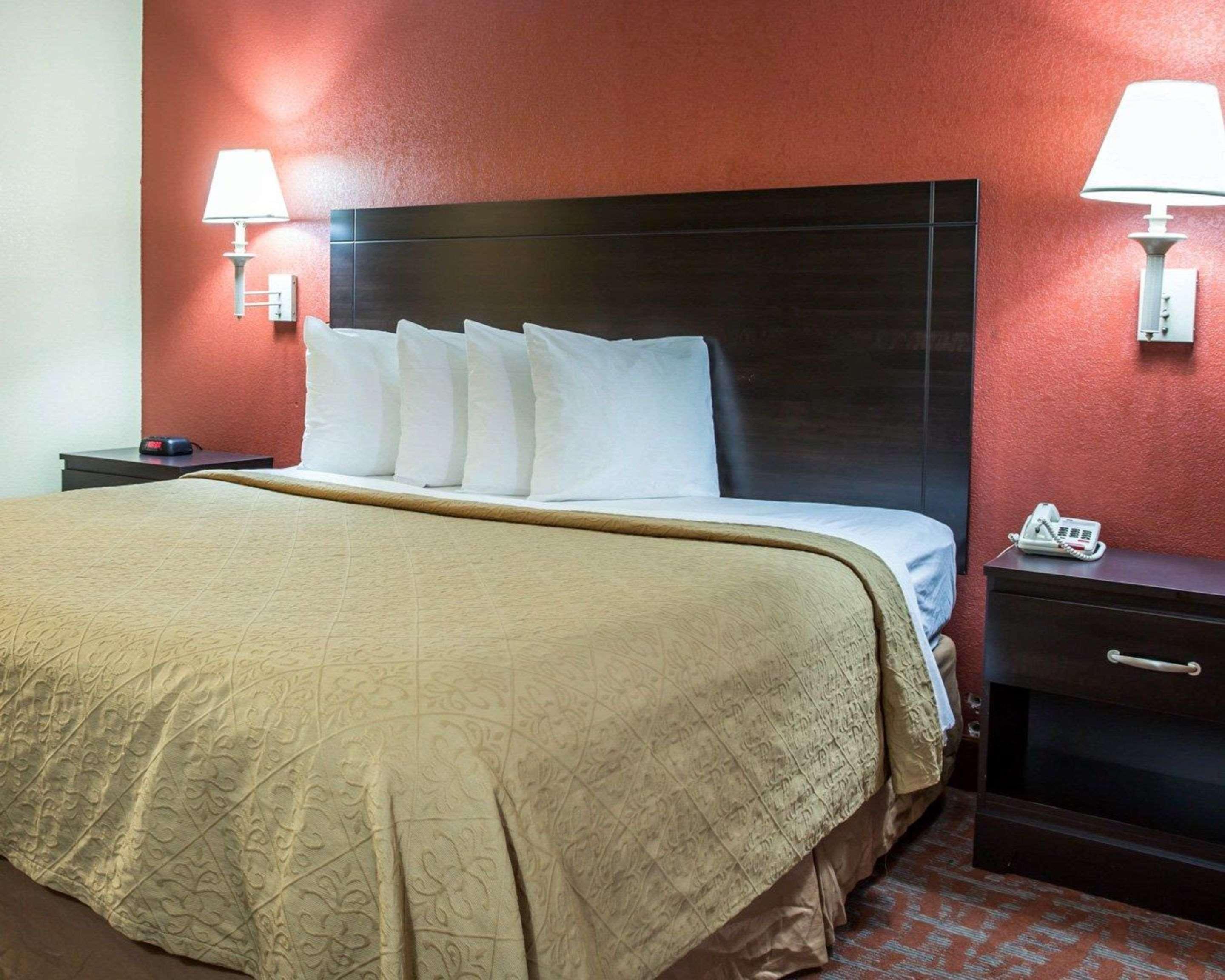 Quality Inn & Suites Monroe Εξωτερικό φωτογραφία