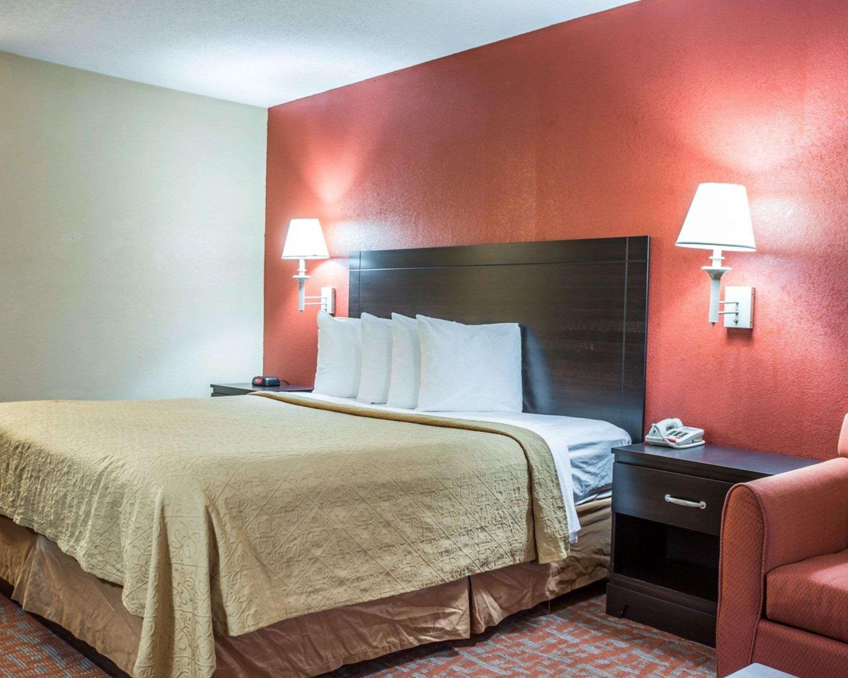 Quality Inn & Suites Monroe Εξωτερικό φωτογραφία