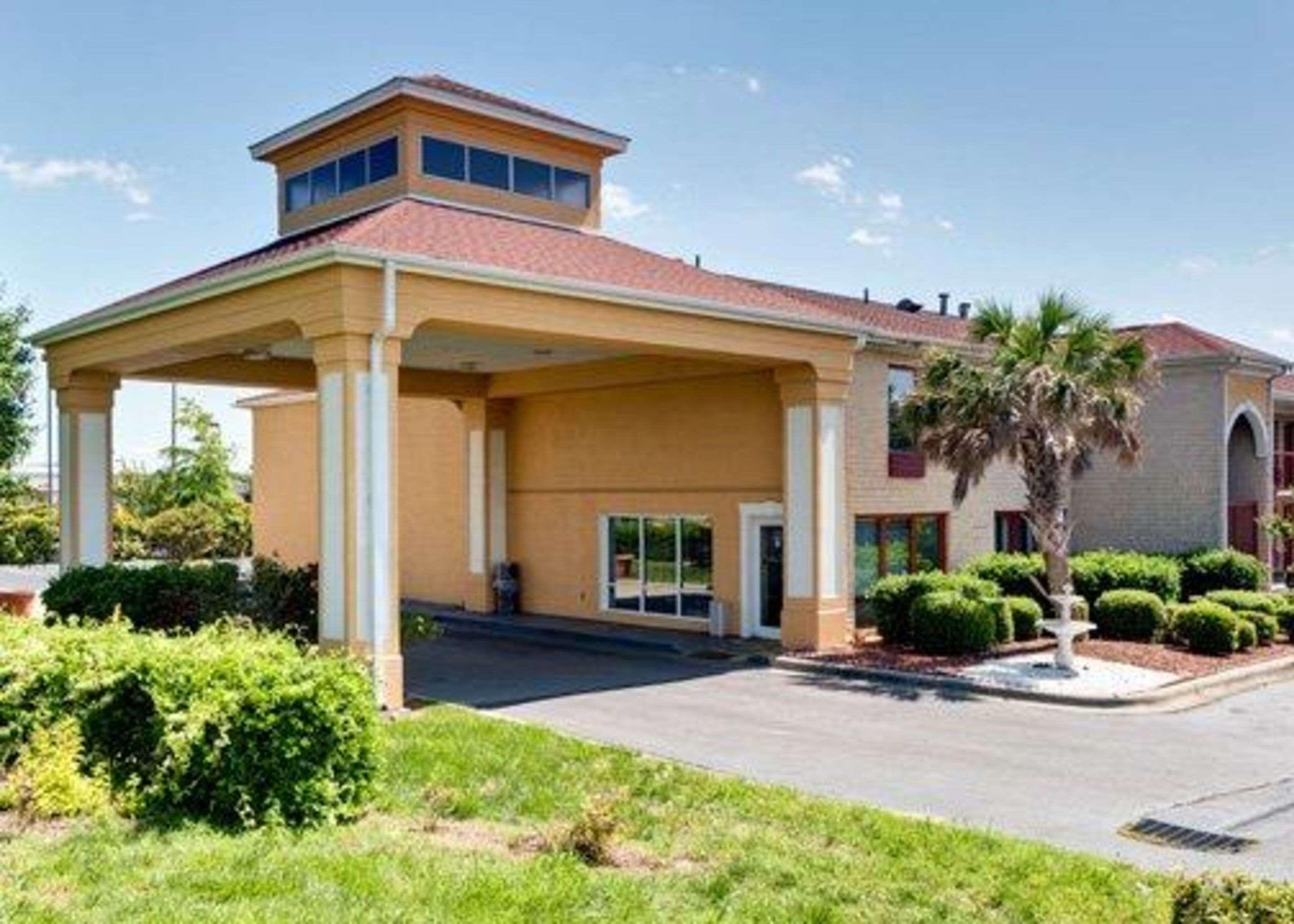 Quality Inn & Suites Monroe Εξωτερικό φωτογραφία