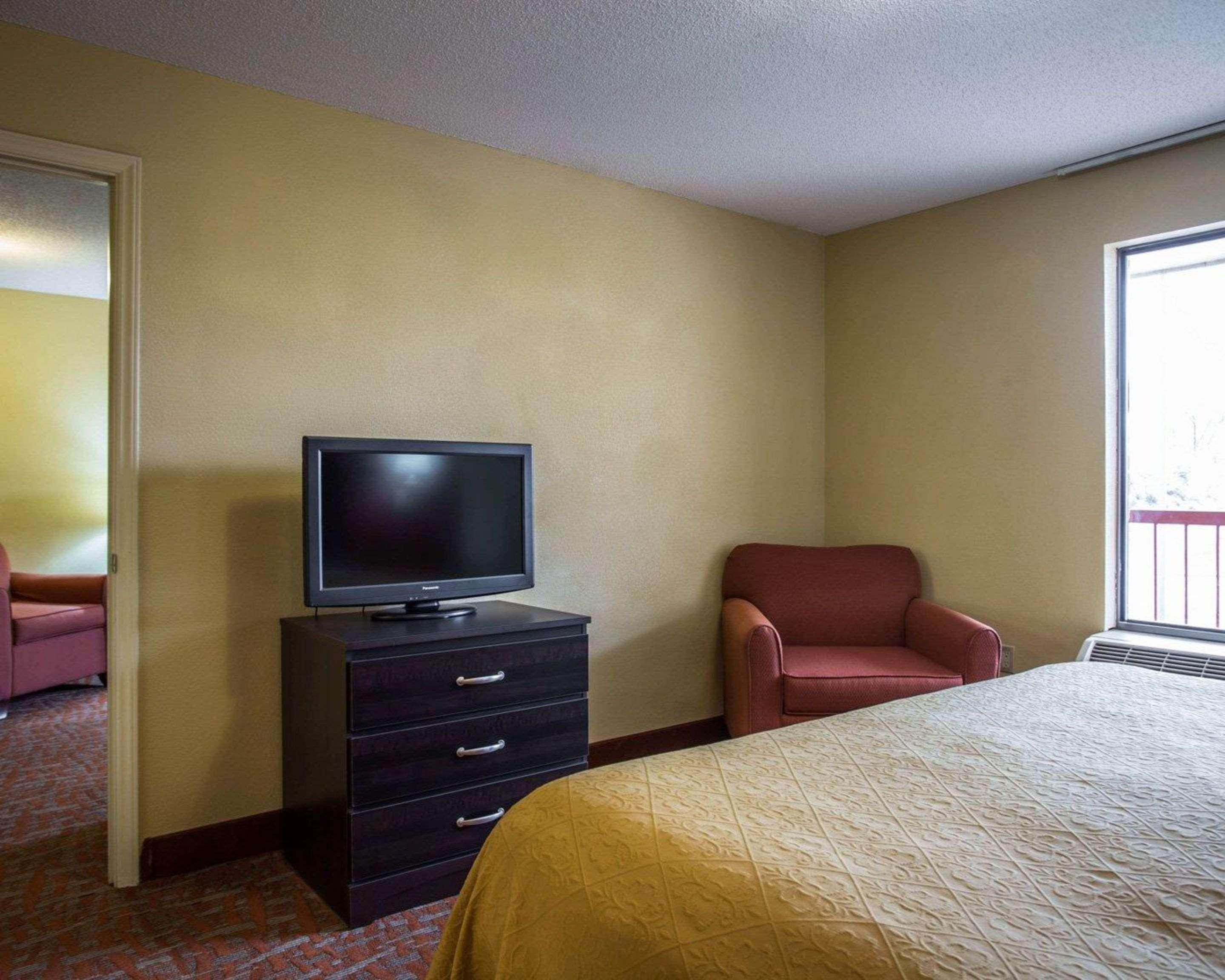 Quality Inn & Suites Monroe Εξωτερικό φωτογραφία