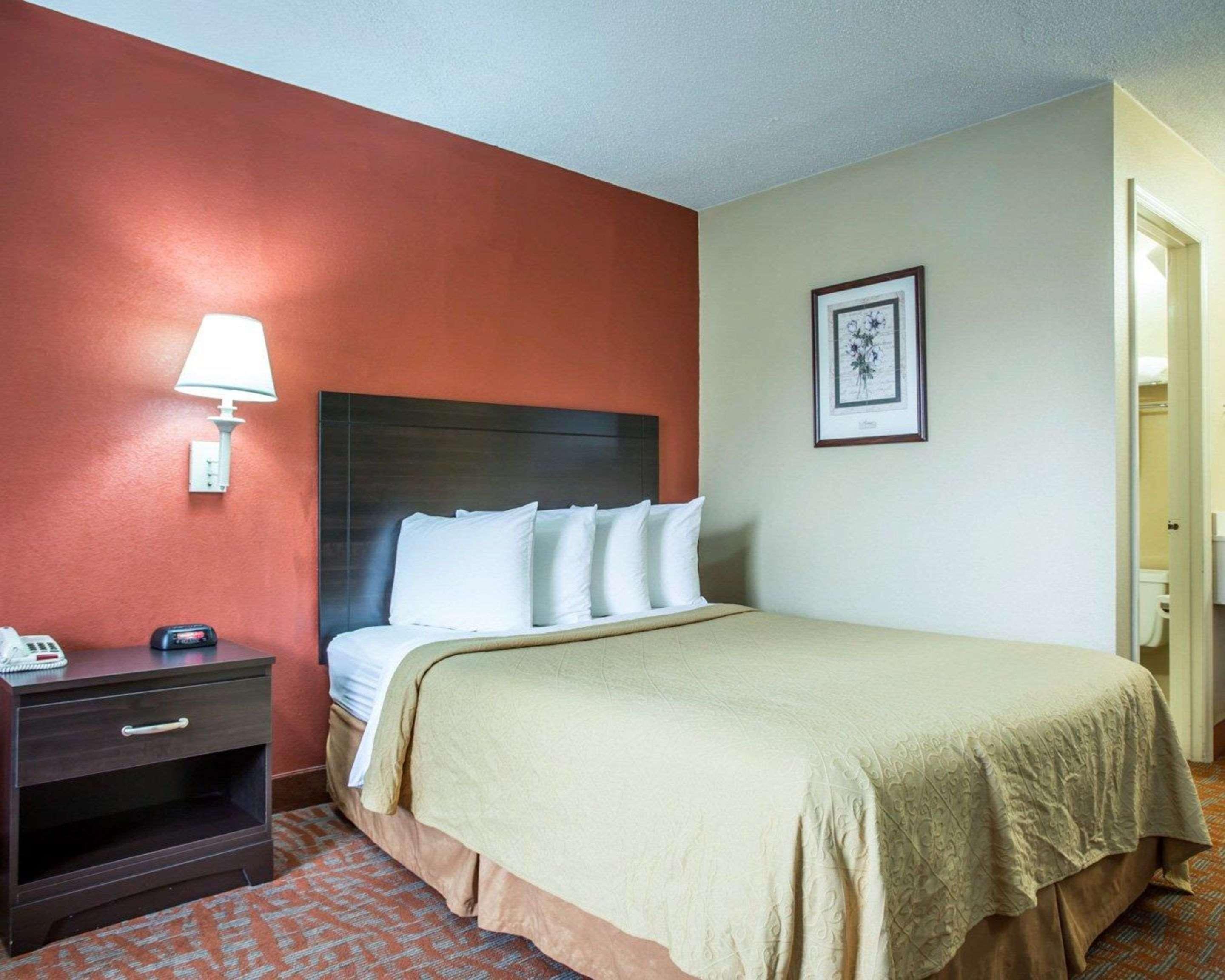Quality Inn & Suites Monroe Εξωτερικό φωτογραφία