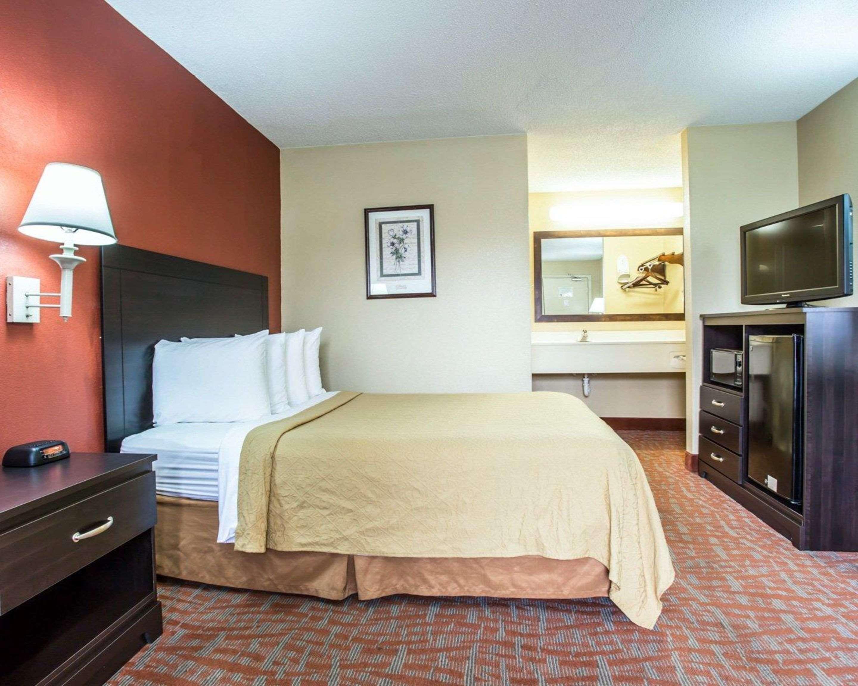 Quality Inn & Suites Monroe Εξωτερικό φωτογραφία