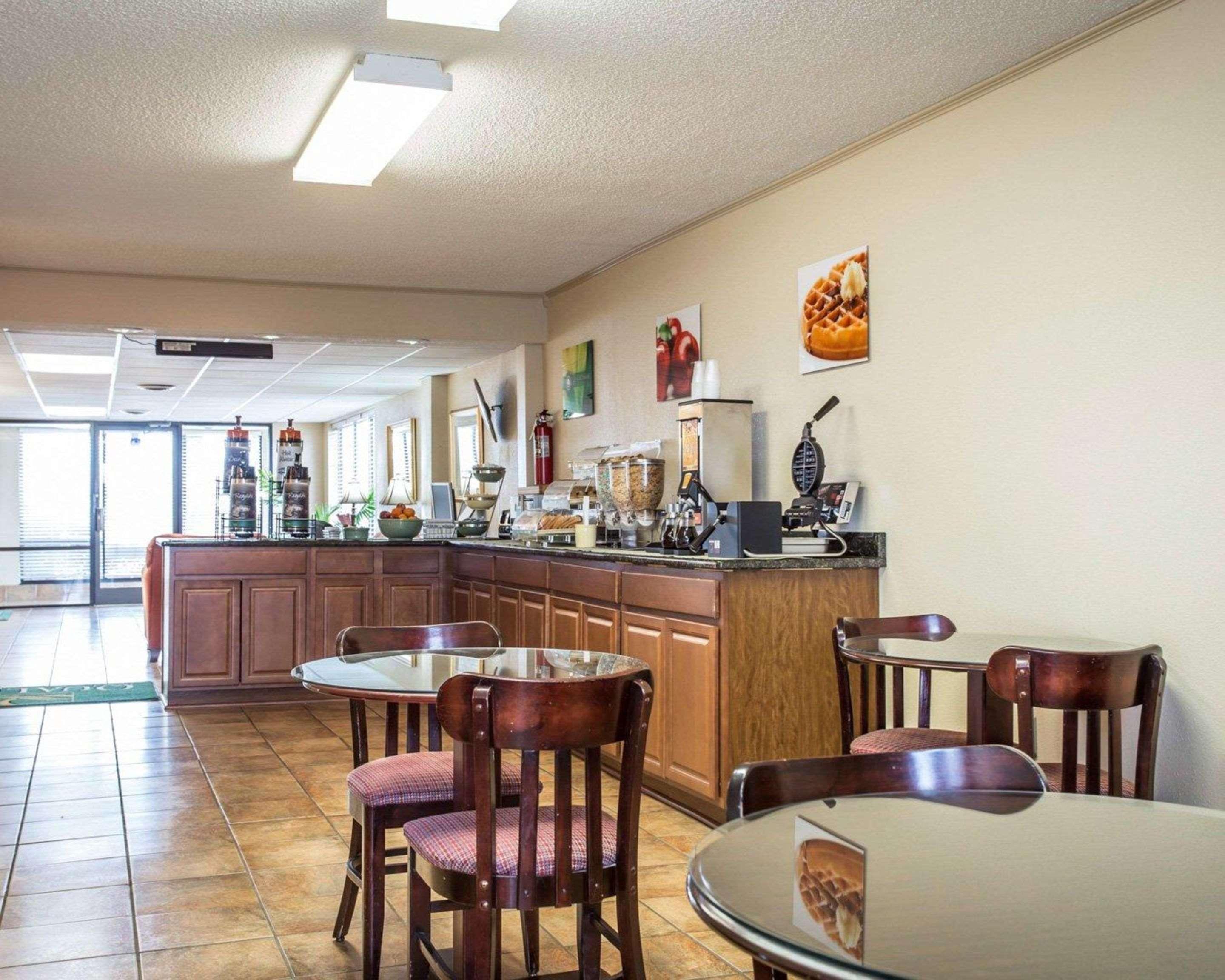 Quality Inn & Suites Monroe Εξωτερικό φωτογραφία