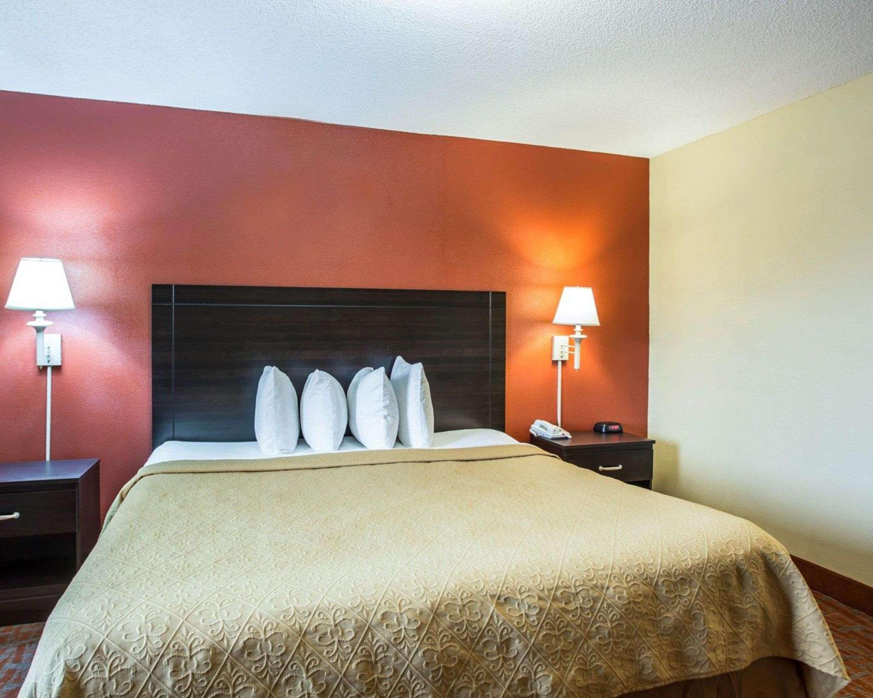 Quality Inn & Suites Monroe Εξωτερικό φωτογραφία