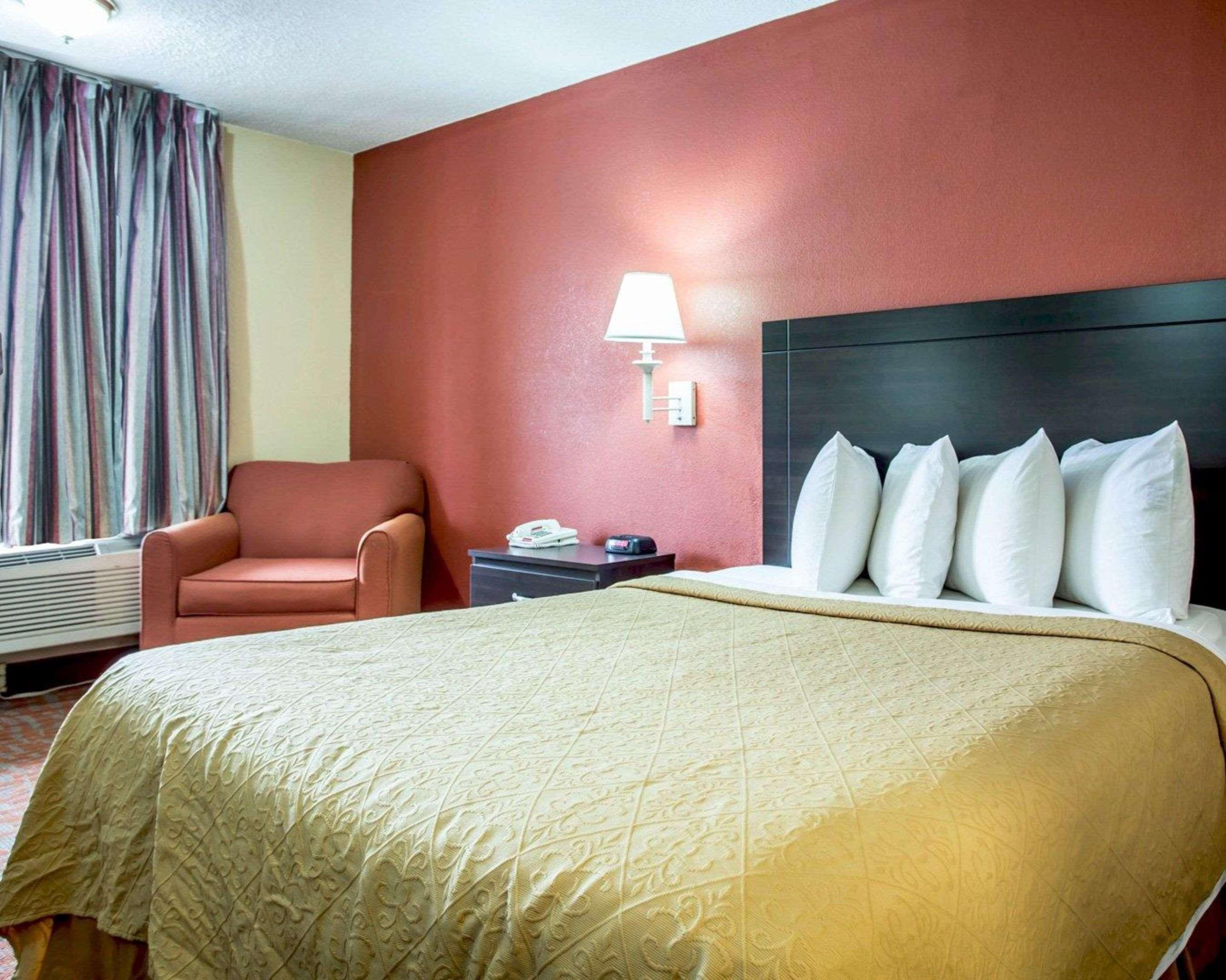 Quality Inn & Suites Monroe Εξωτερικό φωτογραφία