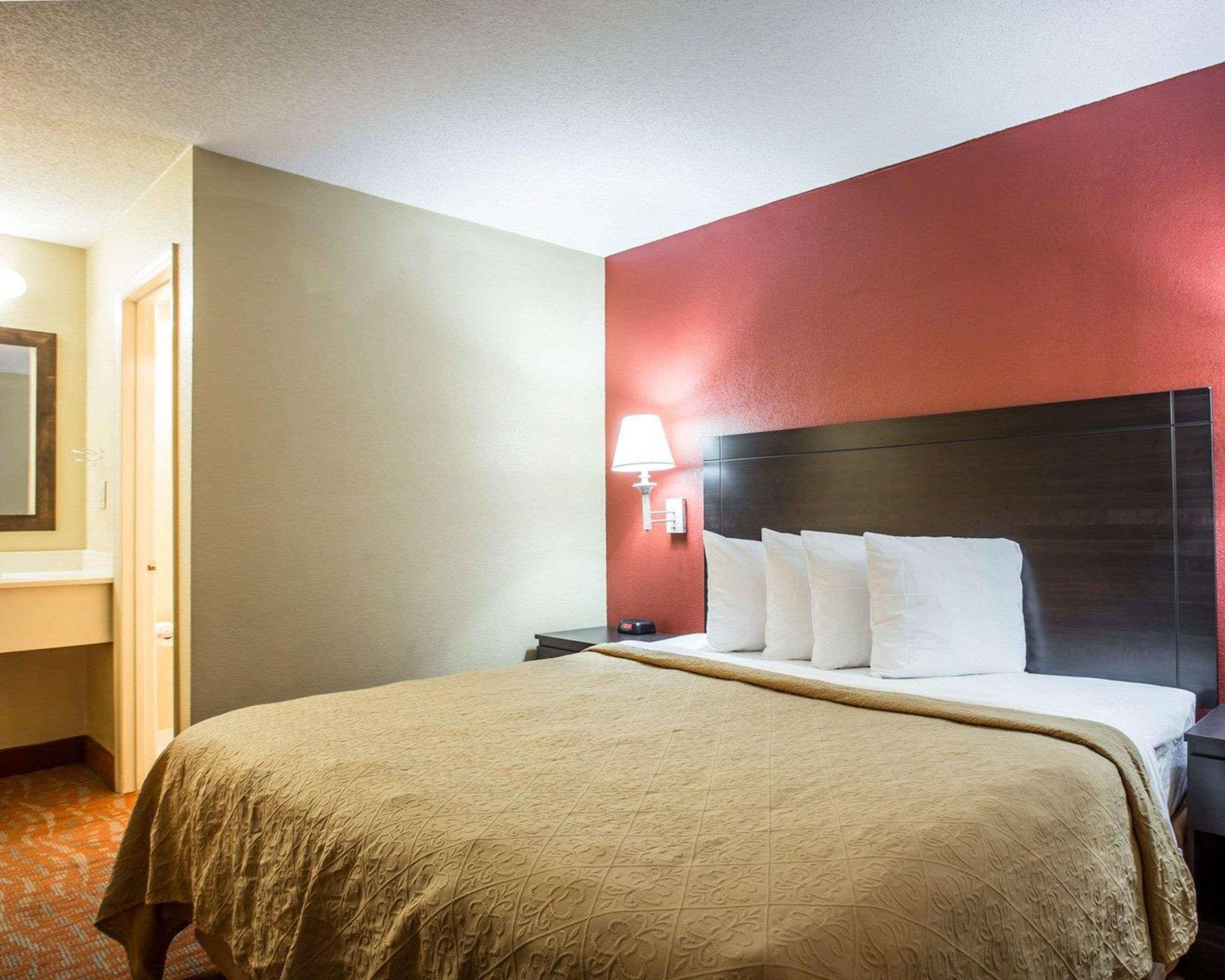 Quality Inn & Suites Monroe Εξωτερικό φωτογραφία