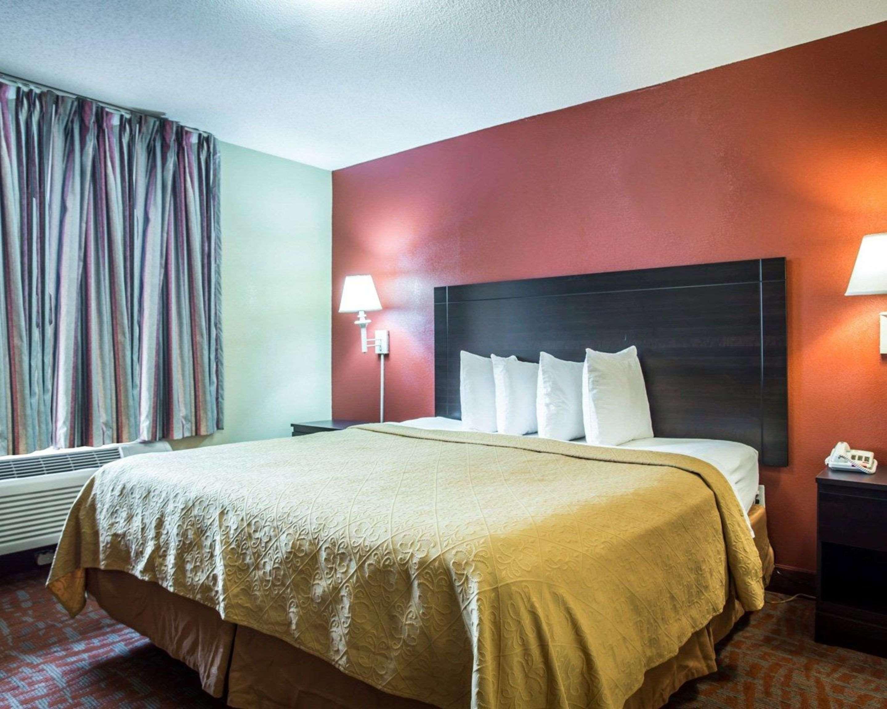Quality Inn & Suites Monroe Εξωτερικό φωτογραφία