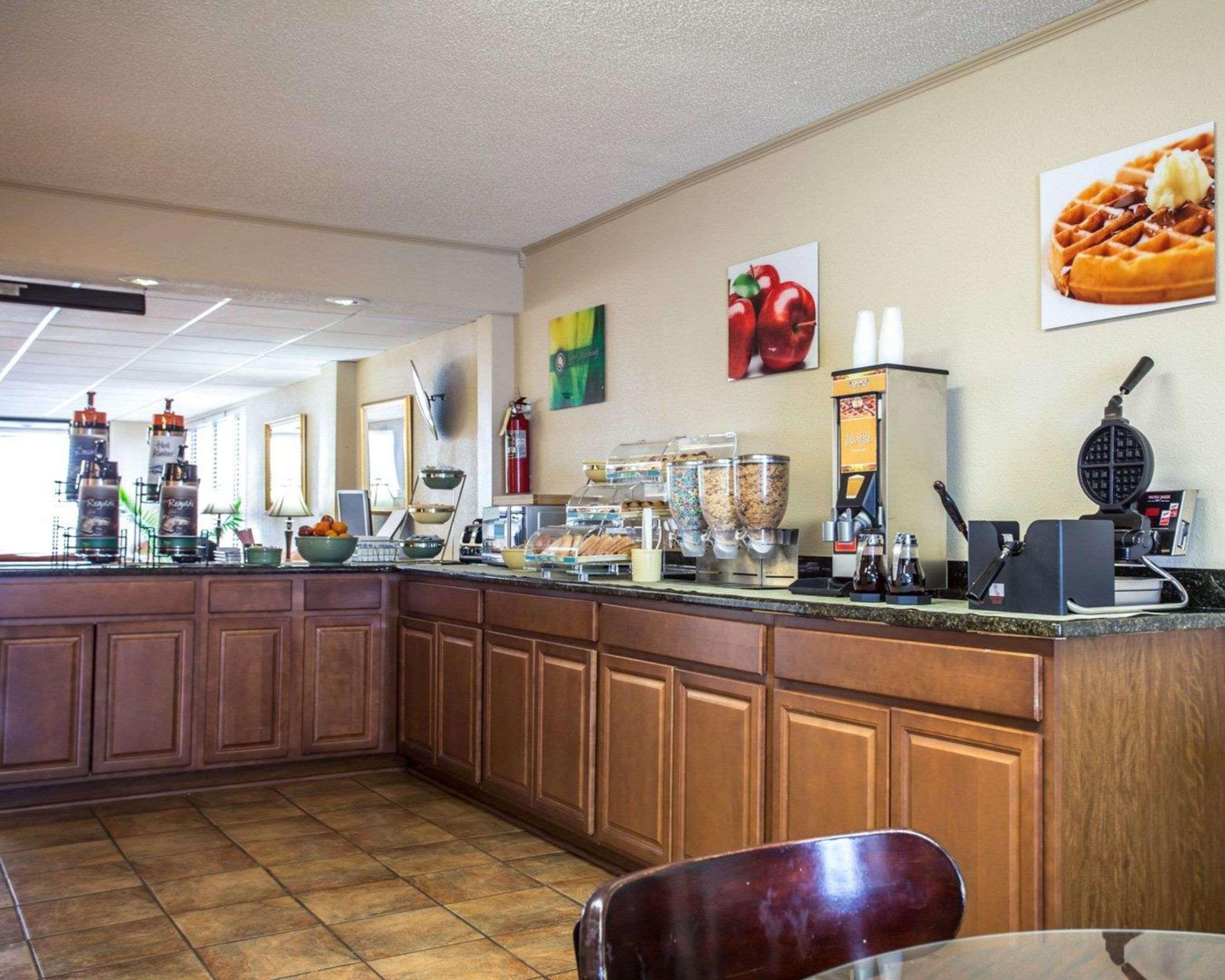 Quality Inn & Suites Monroe Εξωτερικό φωτογραφία